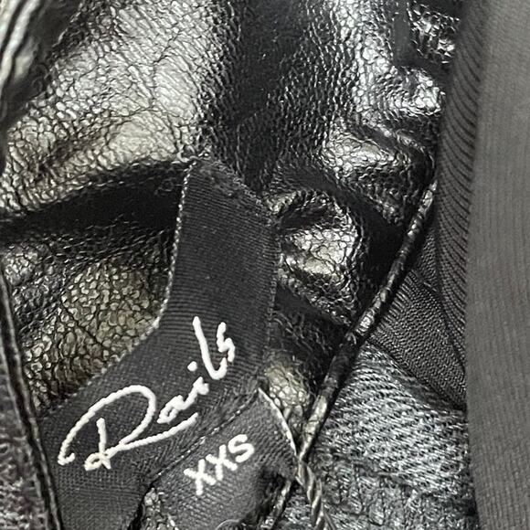 Rails Edem Skirt Black Faux Crinkle Leather Women's Size XXS New With Tags - Picture 6 of 12